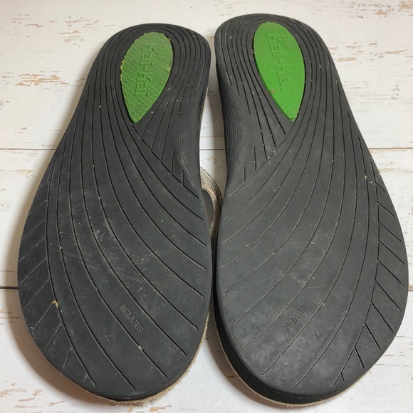 Kai Kai Silver Metallic Flip Flop - Picture 8 of 8